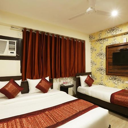 Hotel Green Plaza At Airport Yeni Delhi Dış mekan fotoğraf
