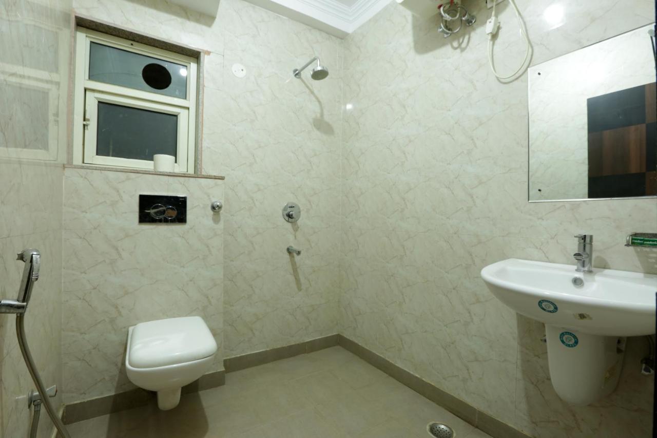 Hotel Green Plaza At Airport Yeni Delhi Dış mekan fotoğraf
