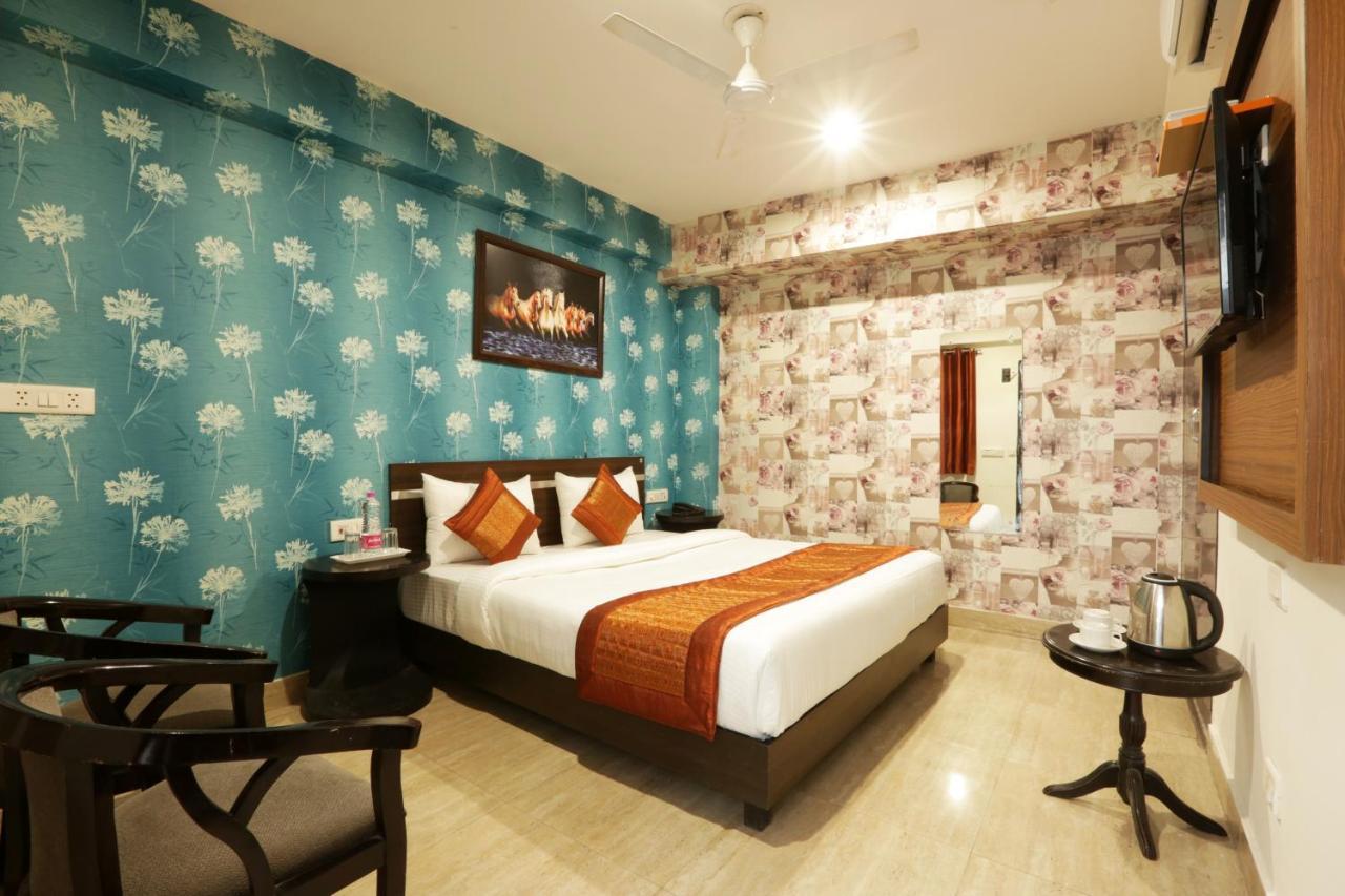 Hotel Green Plaza At Airport Yeni Delhi Dış mekan fotoğraf