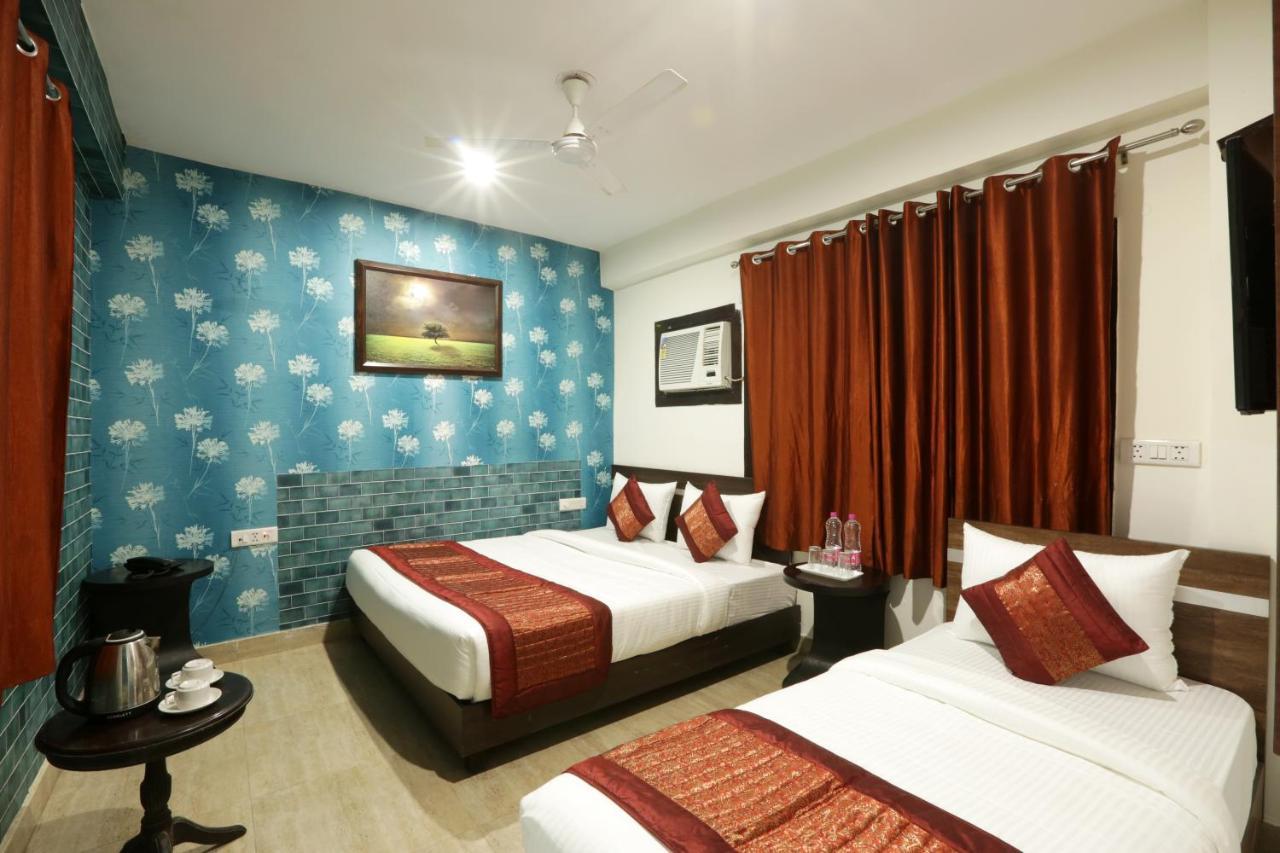Hotel Green Plaza At Airport Yeni Delhi Dış mekan fotoğraf