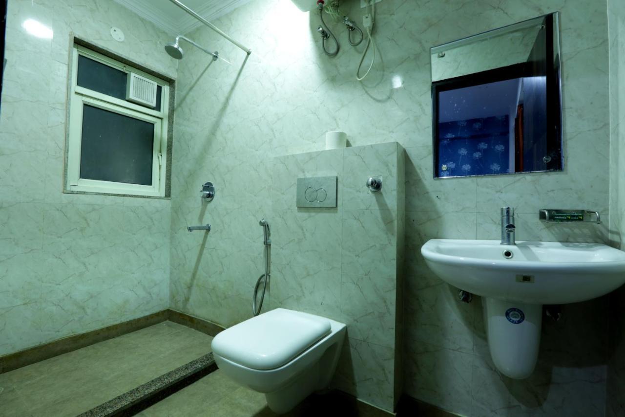 Hotel Green Plaza At Airport Yeni Delhi Dış mekan fotoğraf