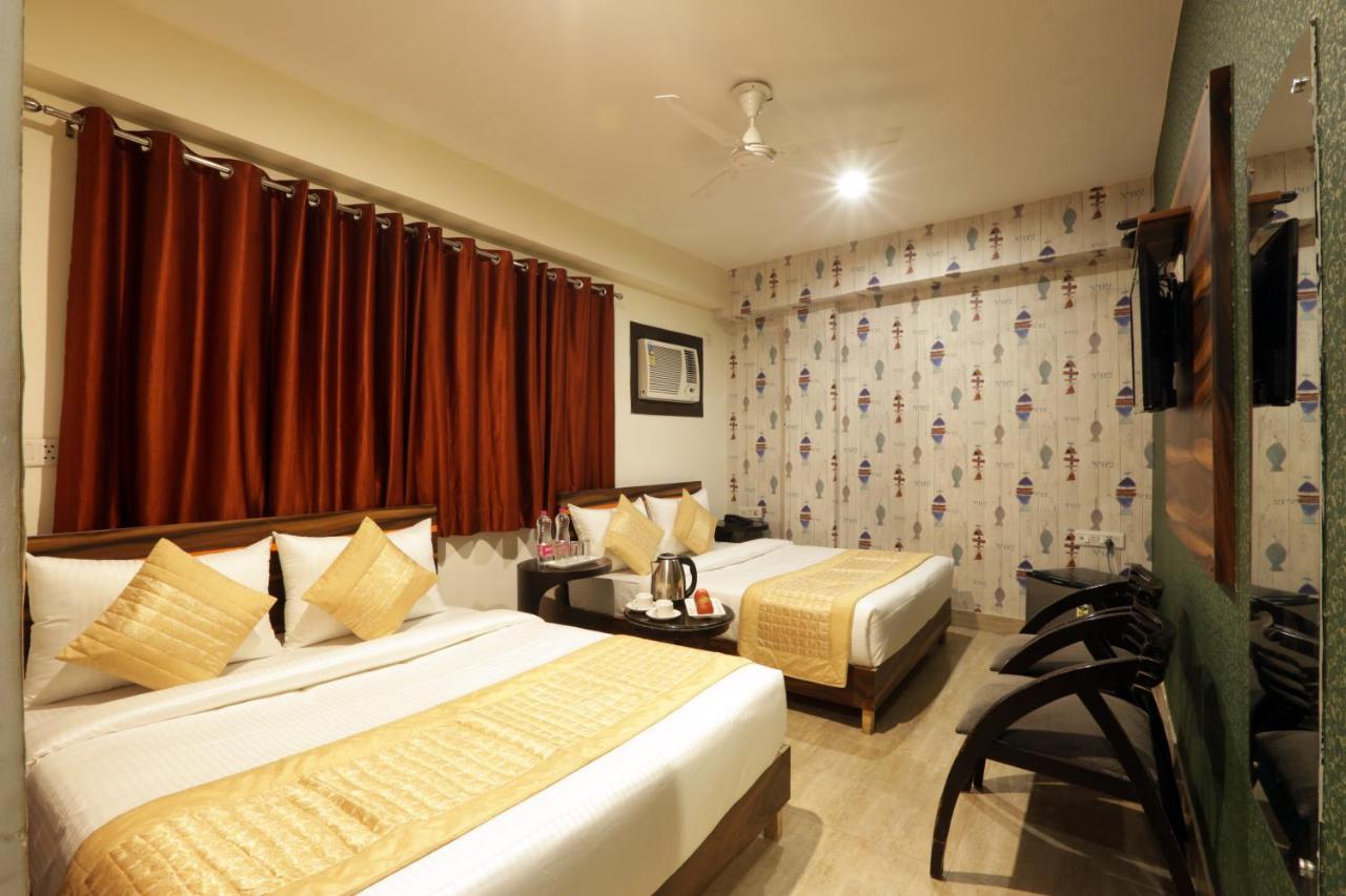 Hotel Green Plaza At Airport Yeni Delhi Dış mekan fotoğraf