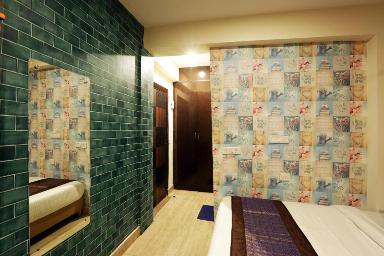 Hotel Green Plaza At Airport Yeni Delhi Dış mekan fotoğraf