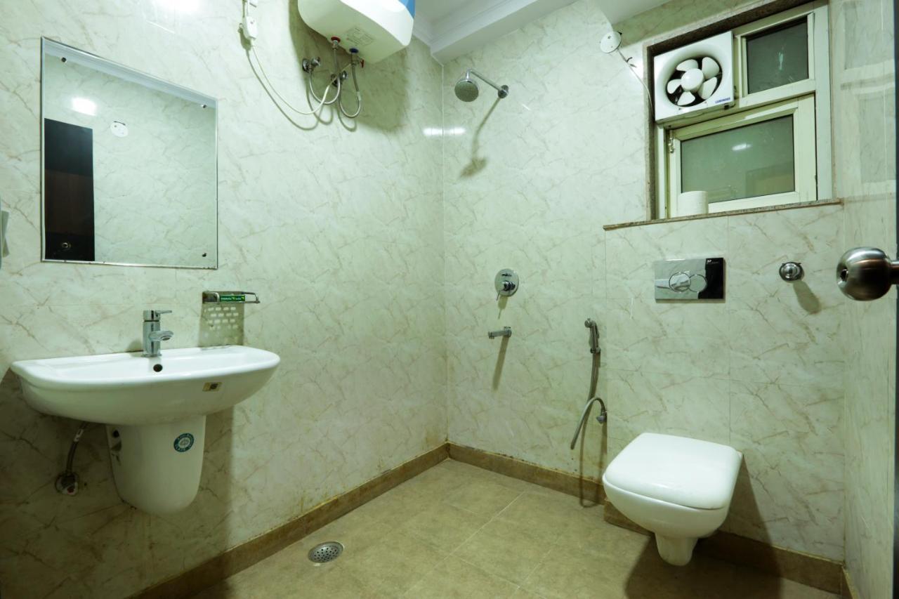 Hotel Green Plaza At Airport Yeni Delhi Dış mekan fotoğraf