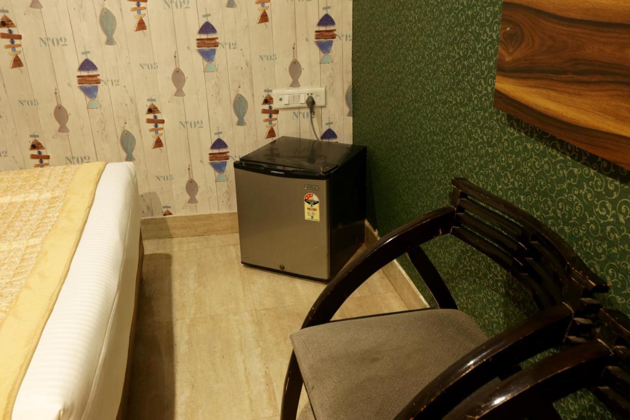 Hotel Green Plaza At Airport Yeni Delhi Dış mekan fotoğraf