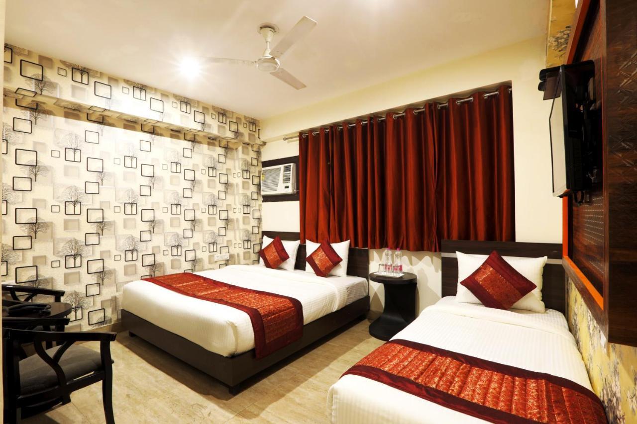 Hotel Green Plaza At Airport Yeni Delhi Dış mekan fotoğraf