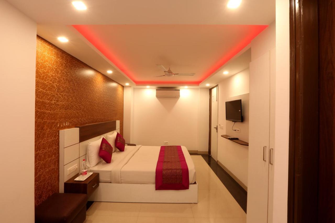 Hotel Green Plaza At Airport Yeni Delhi Dış mekan fotoğraf